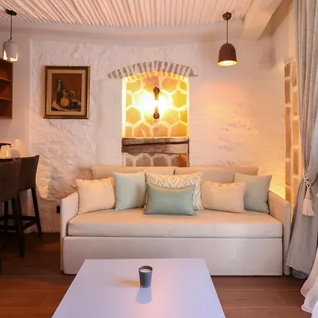 Avenue Luxury Townhouse