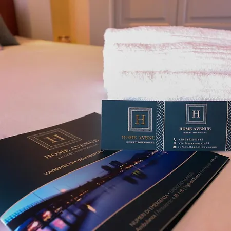 Avenue Luxury Townhouse אולביה