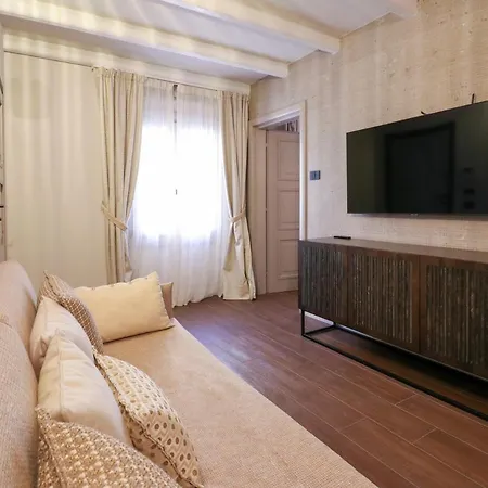 Avenue Luxury Townhouse Apartament