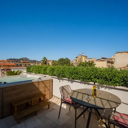Avenue Luxury Townhouse *