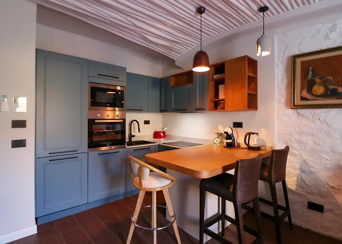 Avenue Luxury Townhouse *