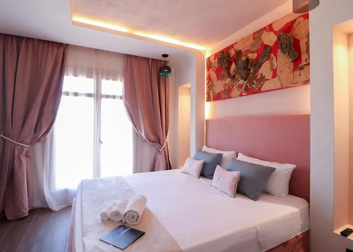 Апартаменти Avenue Luxury Townhouse *