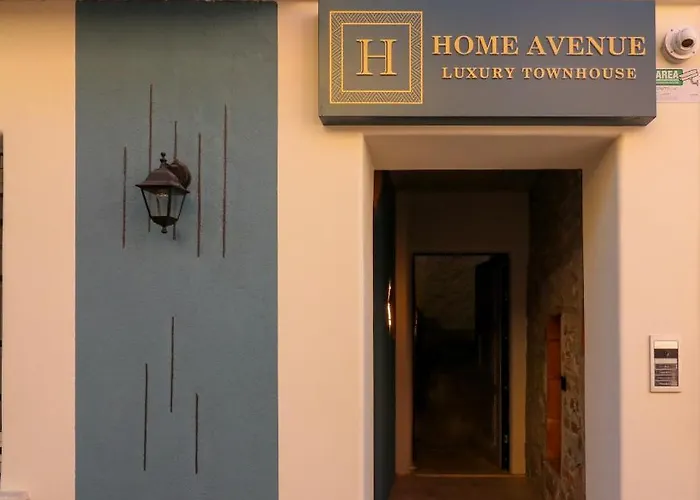 Avenue Luxury Townhouse Apartment Olbia